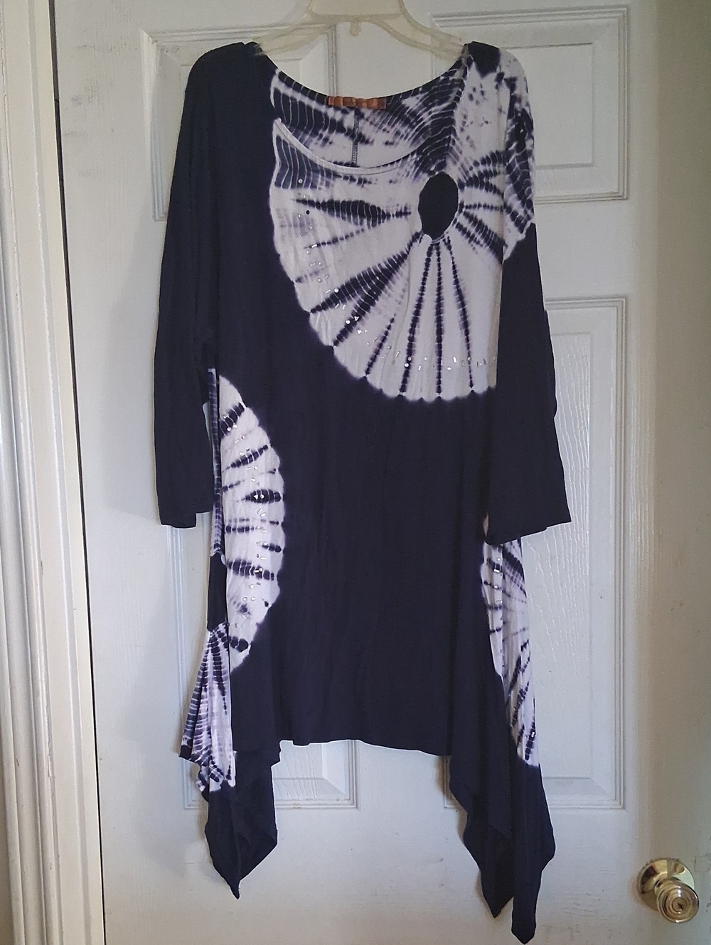 Belldini Black & White Tie-Dye Long Sleeve Tunic